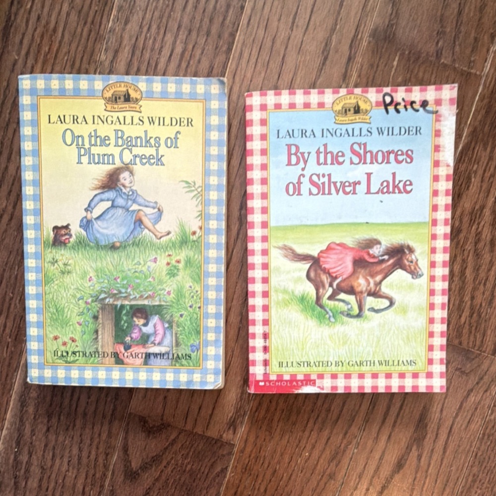 Laura Ingalls Wilder - Plum Creek & Silver Lake (Paperback, Little House, Illus…
